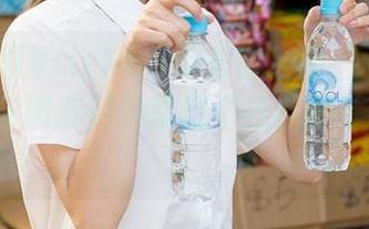免费领取Umeko J带来的玛丽·罗斯圣诞图册，与朋友们共享这个美丽的季节！.txt